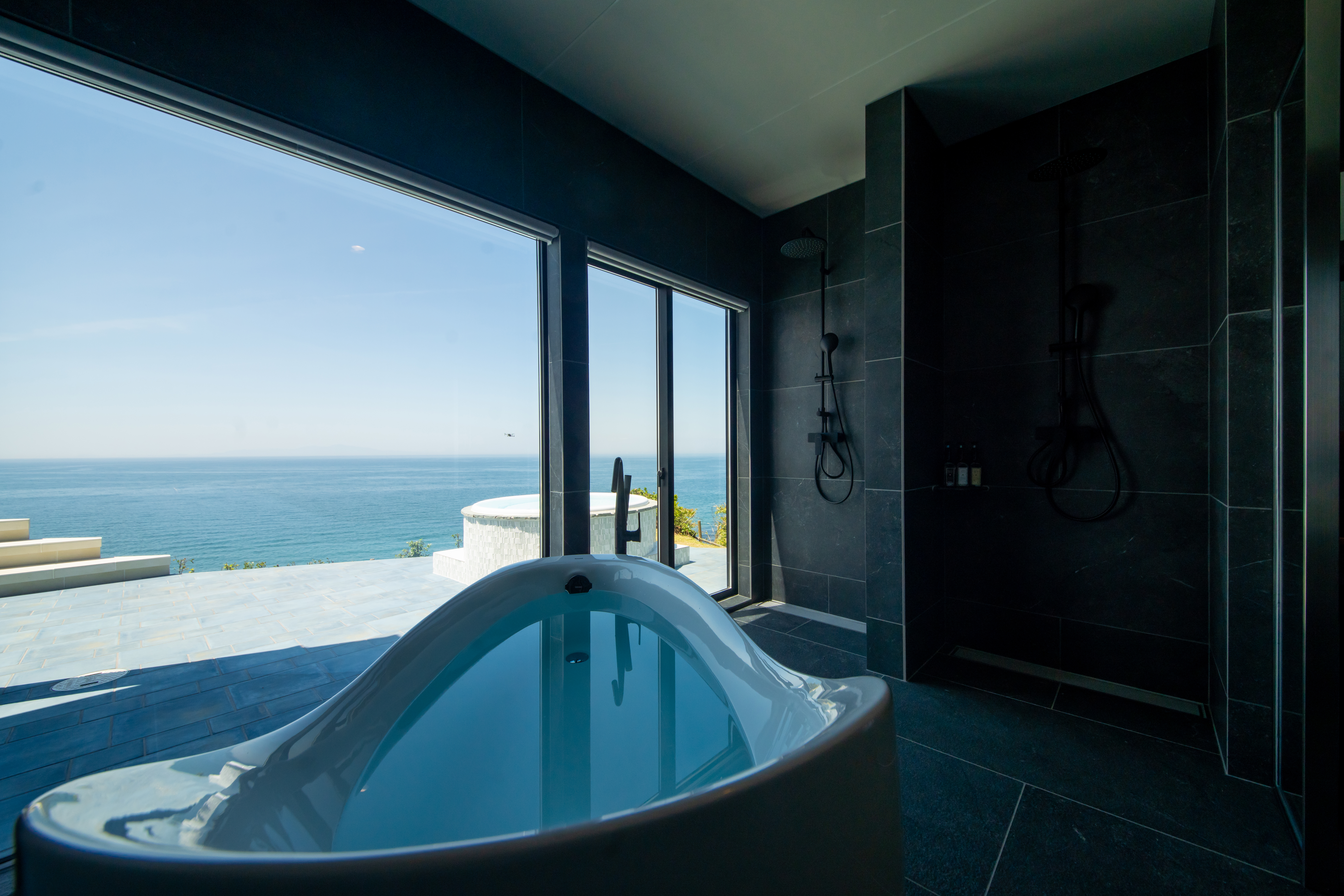 こだわりのバスルーム ~ゆったりオーシャンビュー~